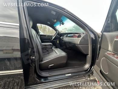 2007 Da Bryan Coach Lincoln Towncar  Limousine - Limousine for Sale in St Charles, IL - Photo 21