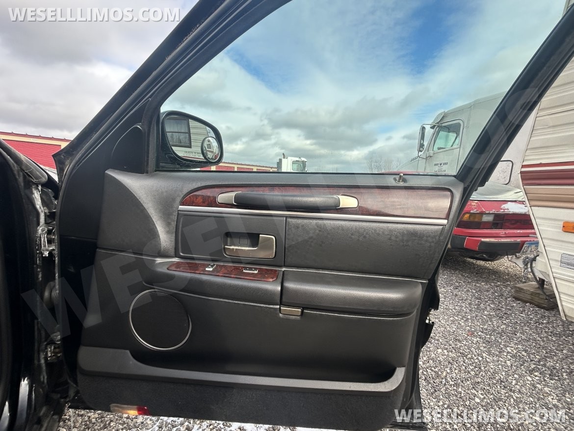 Limousine for Sale in St Charles, IL - Photo 19