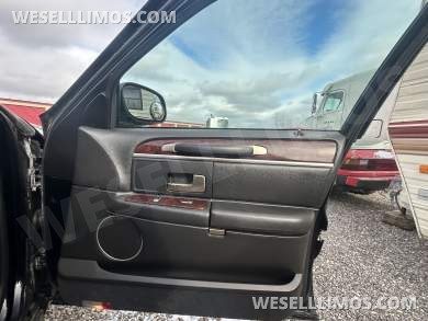 2007 Da Bryan Coach Lincoln Towncar  Limousine - Limousine for Sale in St Charles, IL - Photo 19