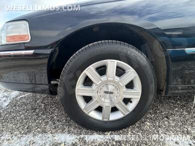 2007 Da Bryan Coach Lincoln Towncar  Limousine - Limousine for Sale in St Charles, IL - Photo 20
