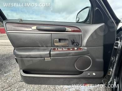 2007 Da Bryan Coach Lincoln Towncar  Limousine - Limousine for Sale in St Charles, IL - Photo 24