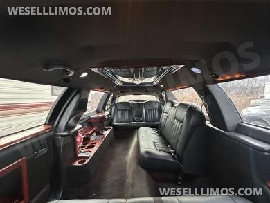 2007 Da Bryan Coach Lincoln Towncar  Limousine - Limousine for Sale in St Charles, IL - Photo 22