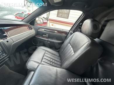 2007 Da Bryan Coach Lincoln Towncar  Limousine - Limousine for Sale in St Charles, IL - Photo 25