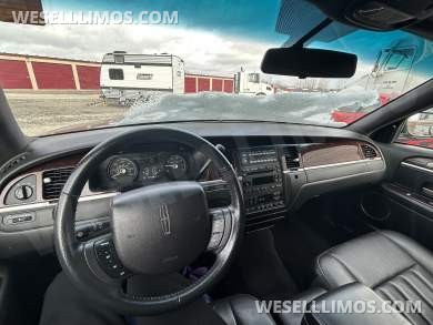 2007 Da Bryan Coach Lincoln Towncar  Limousine - Limousine for Sale in St Charles, IL - Photo 23