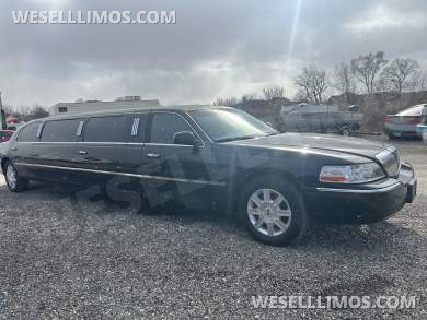 2007 Lincoln Towncar Limousine for Sale in St Charles, IL