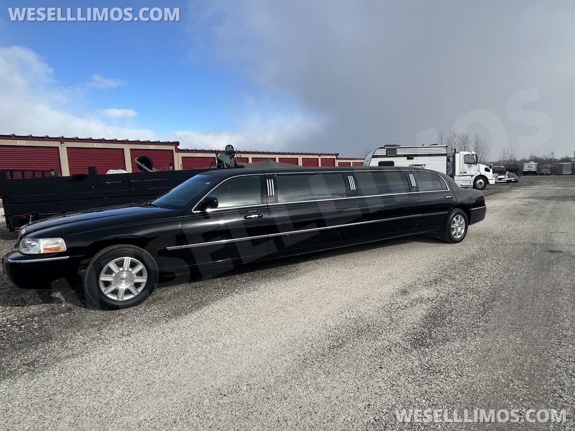 Limousine for Sale in St Charles, IL - Photo 27
