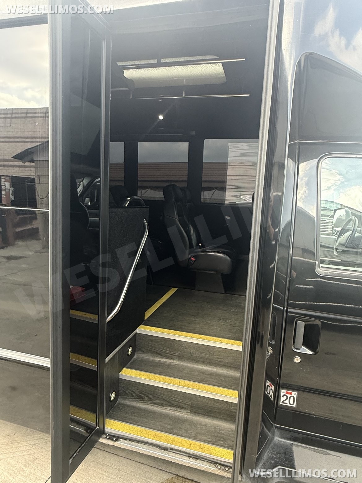 Executive Shuttle for Sale in Buena Park, CA - Photo 6