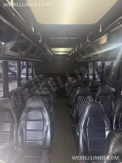 2016 Tiffany Coach Ford E450 Executive Shuttle - Executive Shuttle for Sale in Buena Park, CA - Photo 11