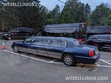 2006 Lincoln Town Car Limousine for Sale in Meredith, NH