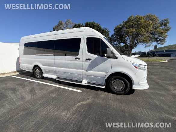 2021 Mercedes-Benz 14 Passenger Limo Sprinter for Sale in Corona, CA - Photo 3