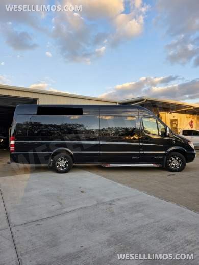 2013 Royale Mercedes-Benz Sprinter 2500 EXT Limo Bus - Limo Bus for Sale in Erie, PA - Photo 19