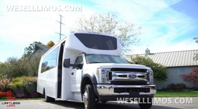 2017 Limos by Moonlight Ford F-550 Limo Bus - Limo Bus for Sale in Columbus, OH - Photo 2
