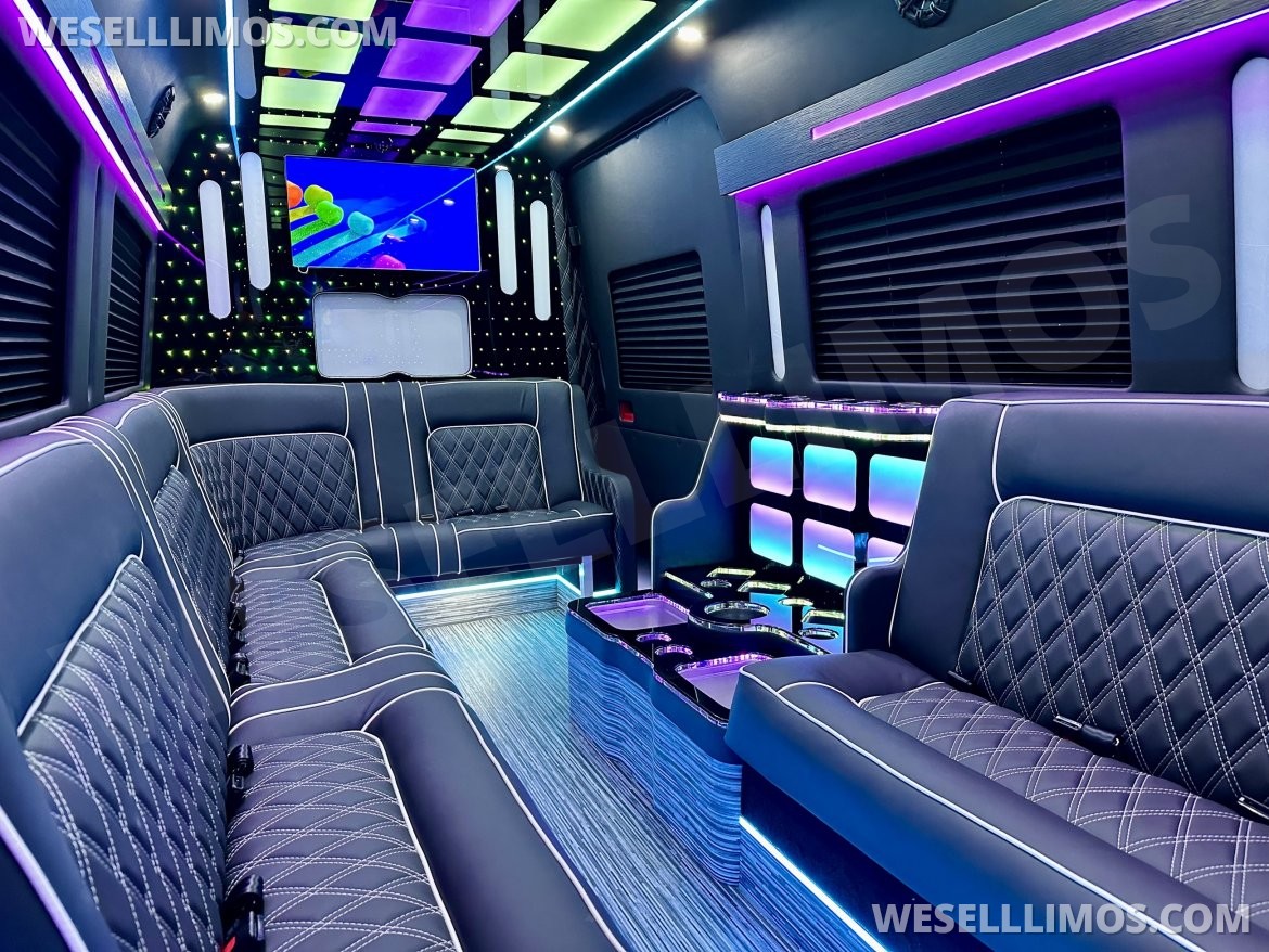 Limo Bus for Sale in Erie, PA - Photo 7