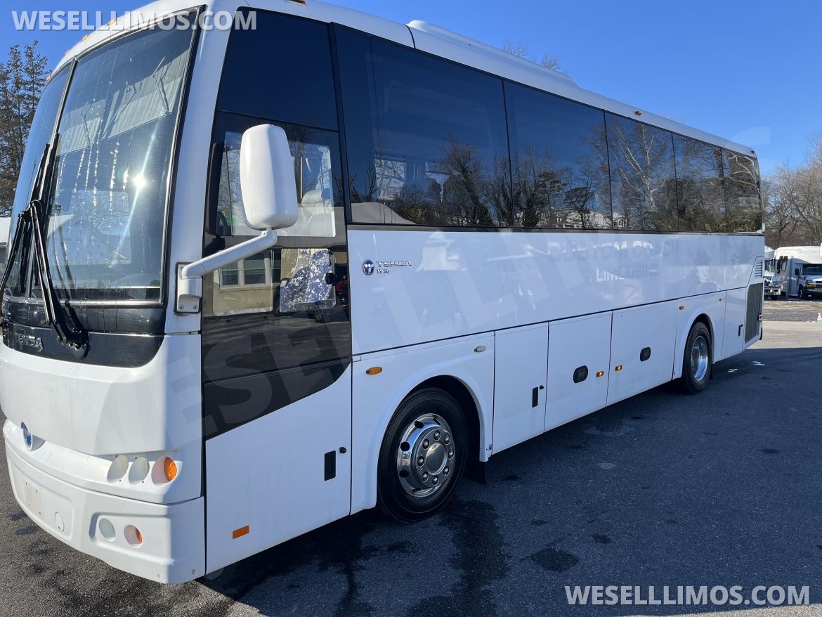 Motorcoach for Sale in Pasadena, MD - Photo 2
