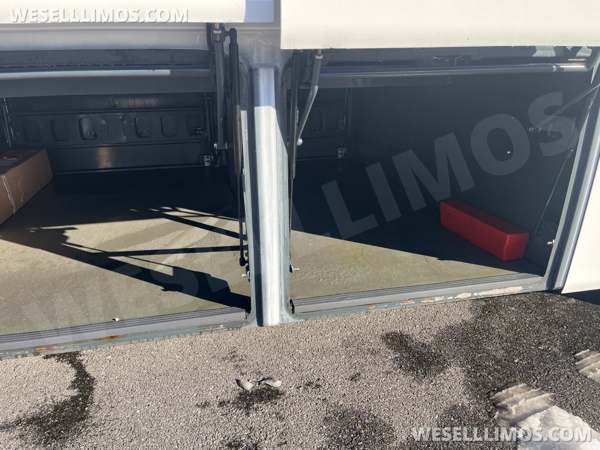 Motorcoach for Sale in Pasadena, MD - Photo 13