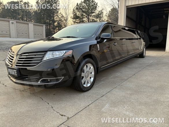 2019 Lincoln MKT 120" 5 Door AWD Limousine for Sale in Carrollton, GA - Main Photo