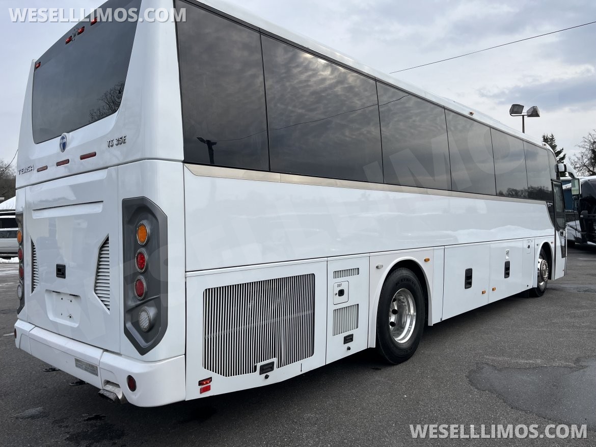 Motorcoach for Sale in Pasadena, MD - Photo 5