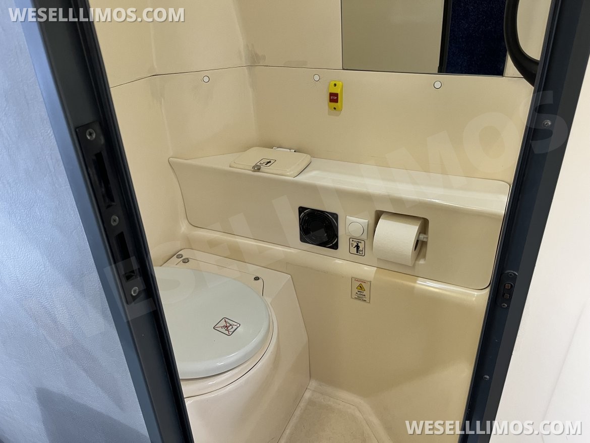 Motorcoach for Sale in Pasadena, MD - Photo 9