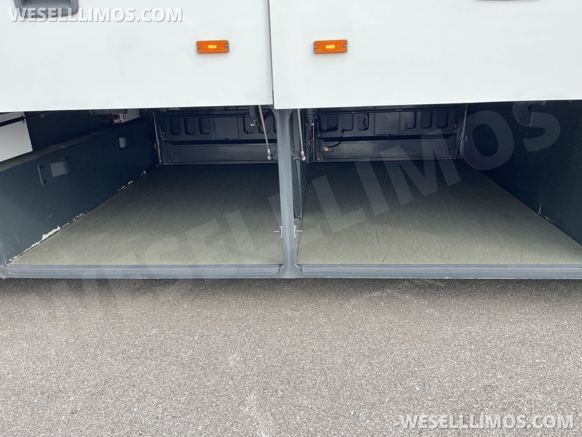 Motorcoach for Sale in Pasadena, MD - Photo 12