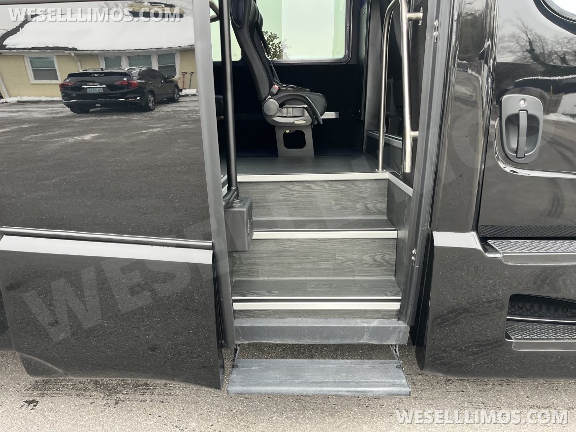 Executive Shuttle for Sale in Pasadena, MD - Photo 8
