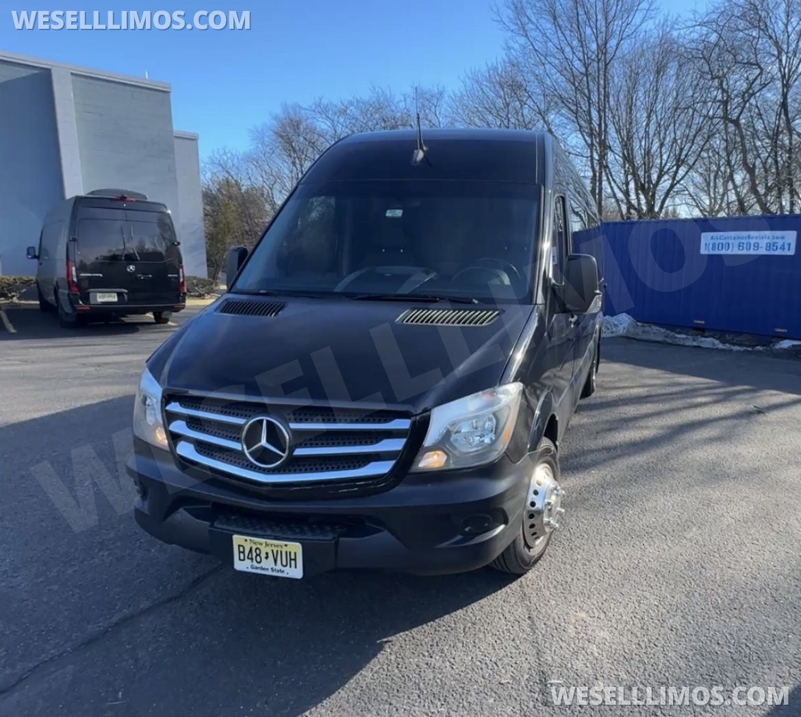 Limo Bus for Sale in Hazlet, NJ - Photo 2