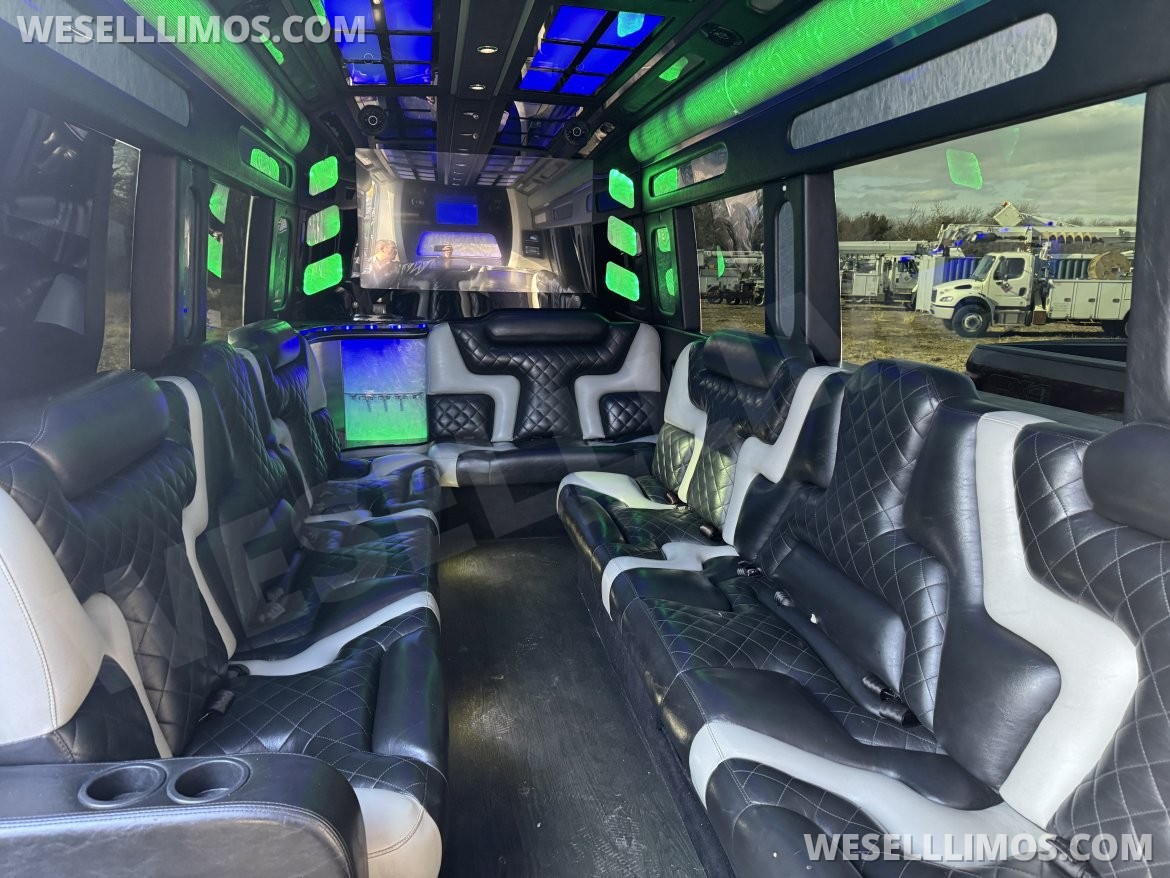 Limo Bus for Sale in Hazlet, NJ - Photo 6