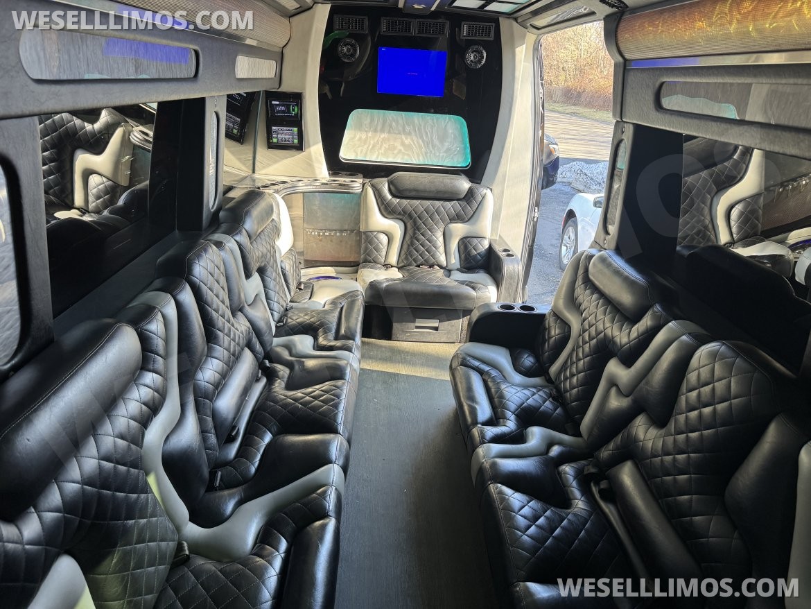 Limo Bus for Sale in Hazlet, NJ - Photo 7