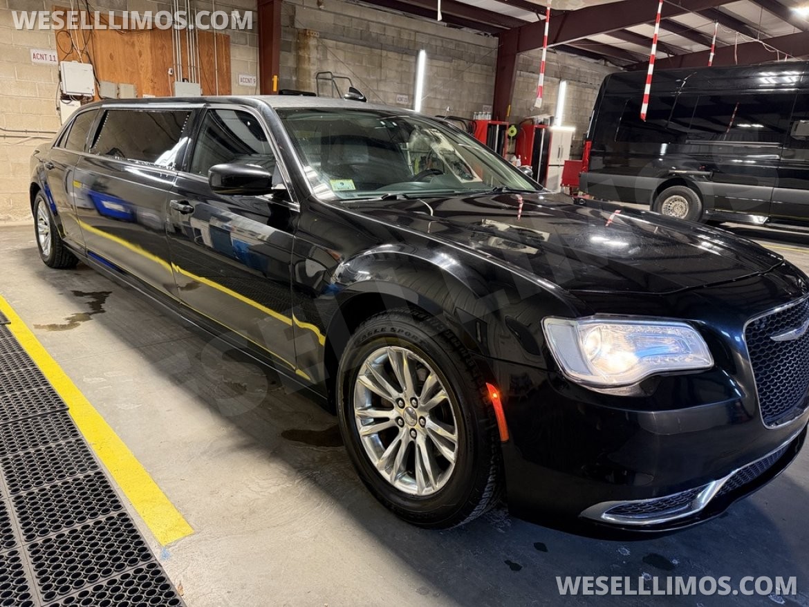 Limousine for Sale in Milford, MA - Photo 11