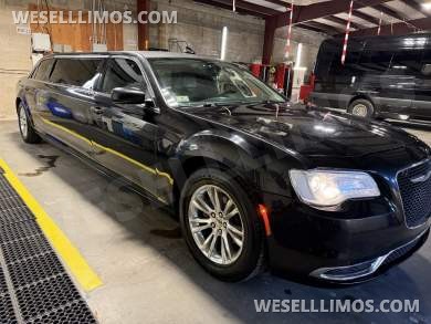 2016 LimoLand Chrysler 300 Limousine - Limousine for Sale in Milford, MA - Photo 11