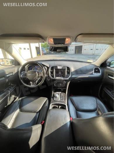 2016 LimoLand Chrysler 300 Limousine - Limousine for Sale in Milford, MA - Photo 15
