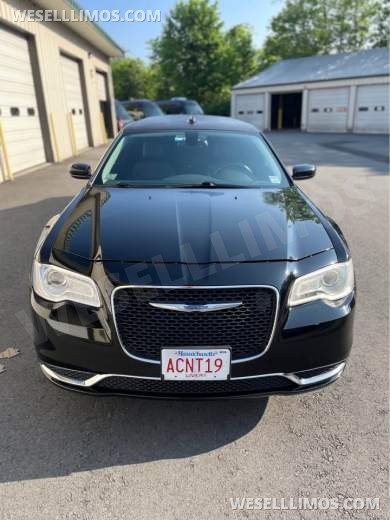 2016 LimoLand Chrysler 300 Limousine - Limousine for Sale in Milford, MA - Photo 16