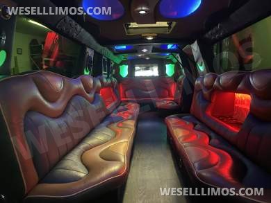 2011 Infiniti QX 56 240' Limousine - Limousine for Sale in Westport, MA - Photo 4