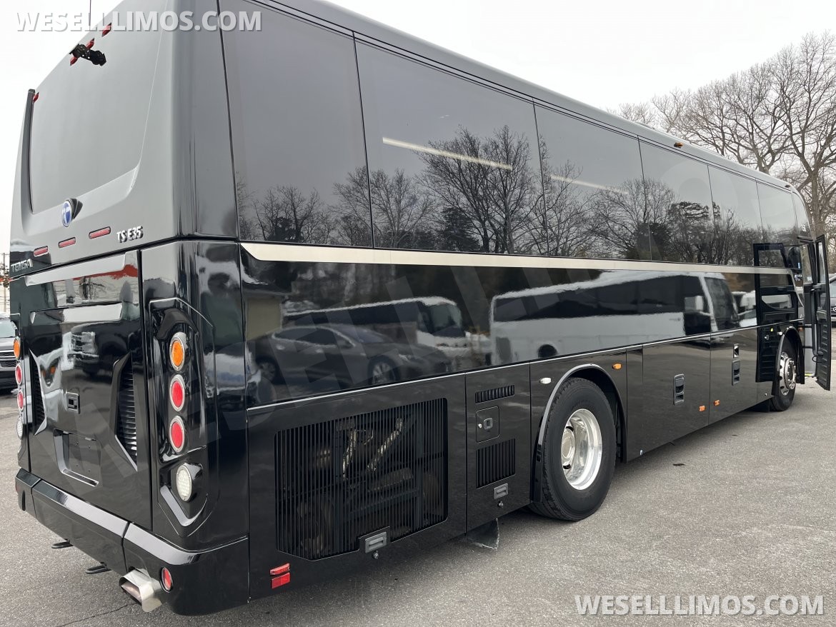 Motorcoach for Sale in Pasadena, MD - Photo 5