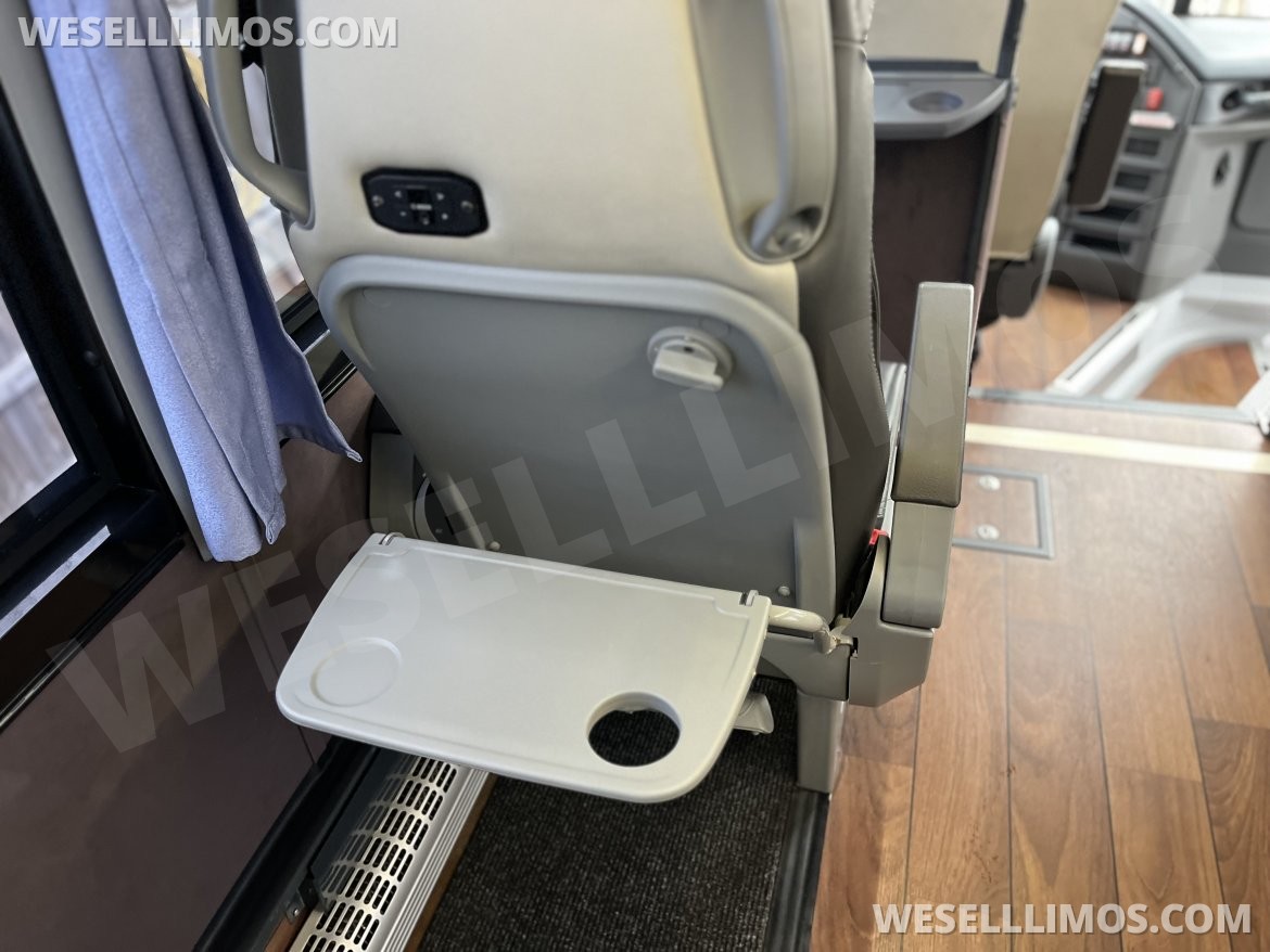 Motorcoach for Sale in Pasadena, MD - Photo 10