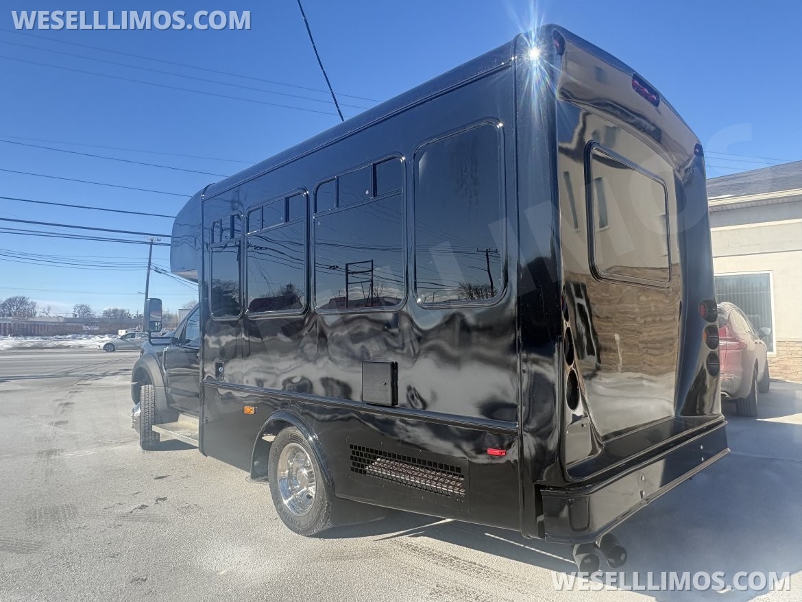Limo Bus for Sale in FRASER, MI - Photo 12