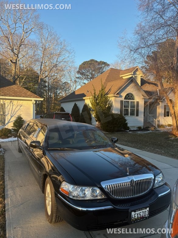 2011 Lincoln Royale Limousine for Sale in Berlin, MD - Main Photo