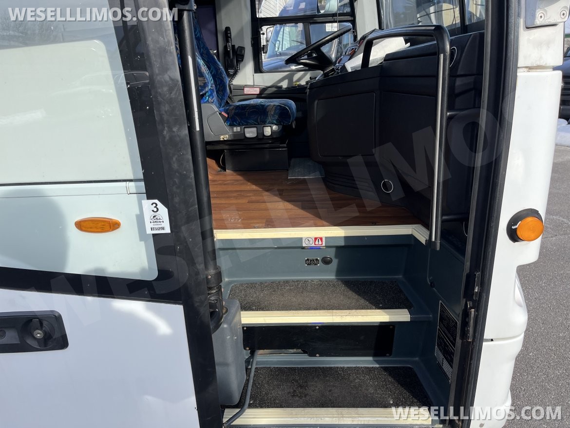 Motorcoach for Sale in Pasadena, MD - Photo 7