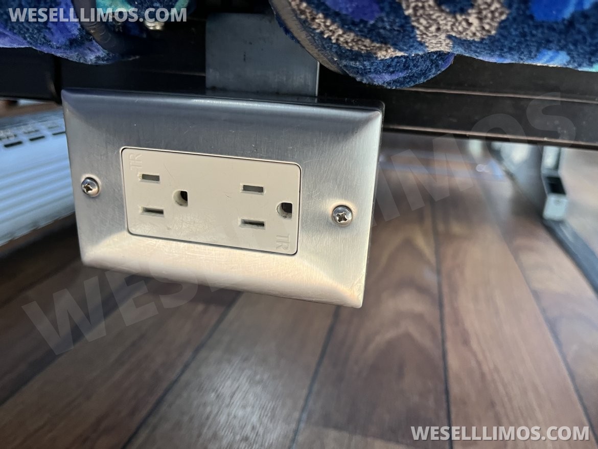 Motorcoach for Sale in Pasadena, MD - Photo 10