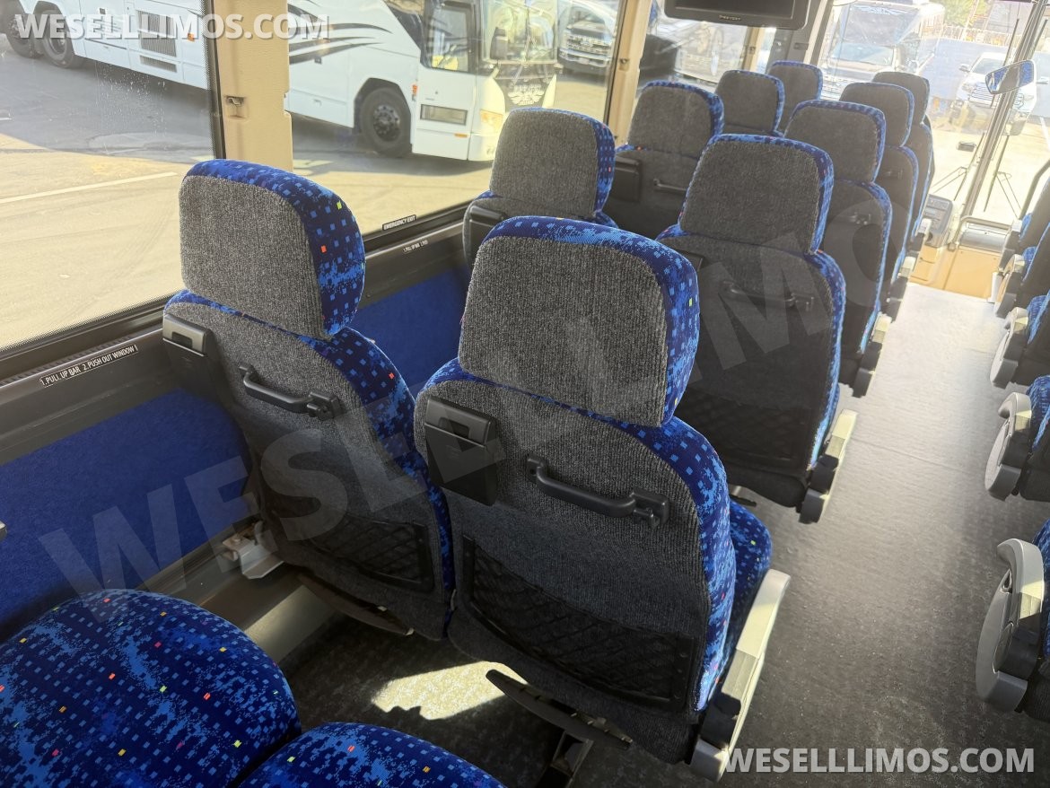 Motorcoach for Sale in Phoenix, AZ - Photo 4