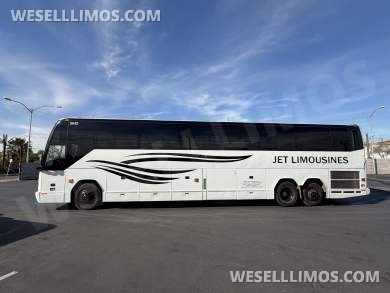 2010 Prevost H3-45 Motorcoach - Motorcoach for Sale in Phoenix, AZ - Photo 2