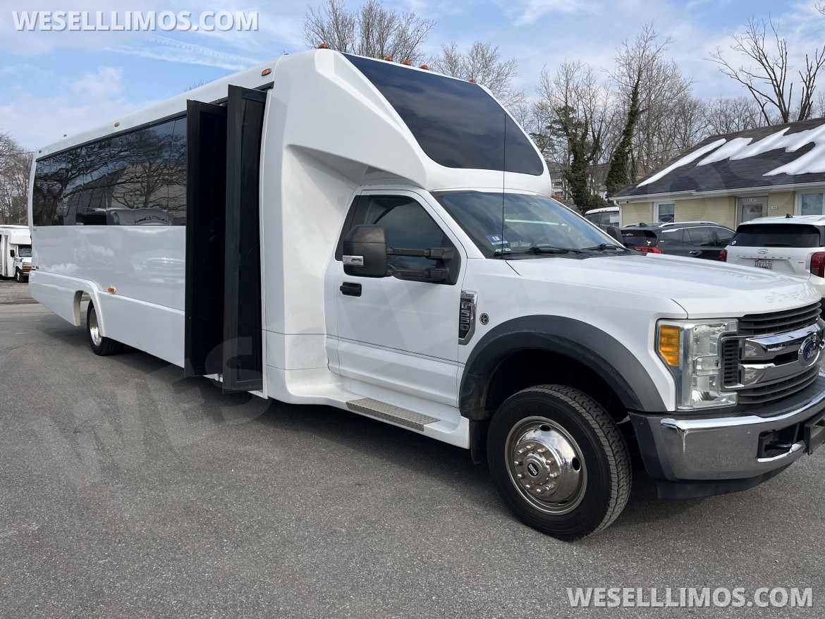 Limo Bus for Sale in Pasadena, MD - Main Photo