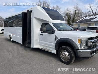 2017 Ford F550 Limo Bus for Sale in Pasadena, MD