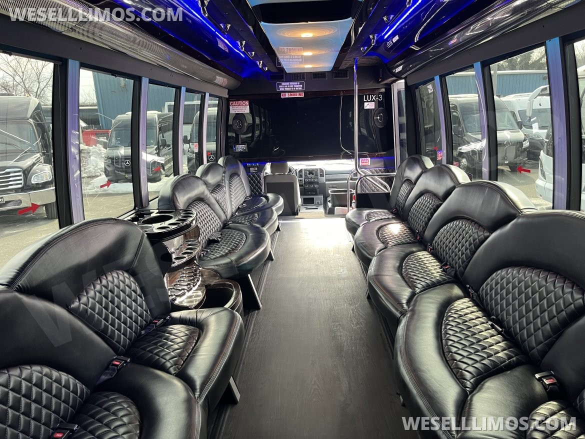 Limo Bus for Sale in Pasadena, MD - Photo 2