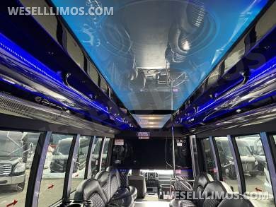 2017 Executive Coach Builders Ford F550 Gas Limo Bus - Limo Bus for Sale in Pasadena, MD - Photo 9
