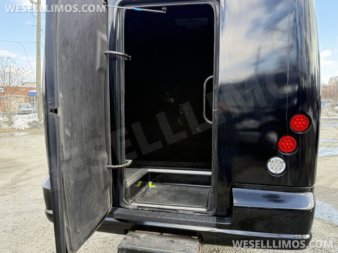 Executive Shuttle for Sale in Rockville, MD - Photo 5