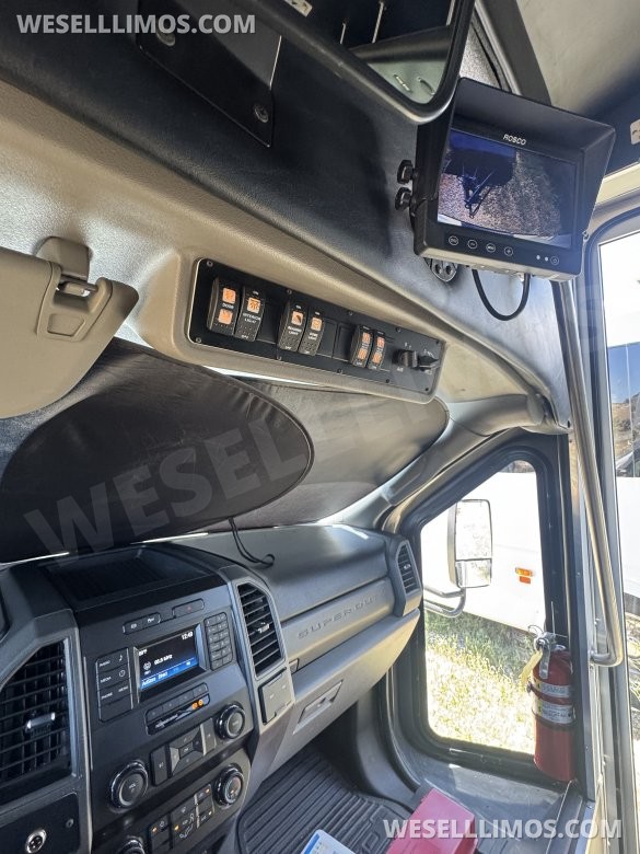 2019 Ford F550 Shuttle Bus for Sale in Santa Clarita, CA - Photo 3