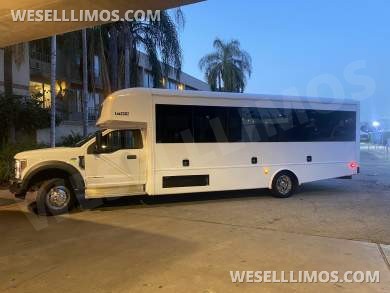 2019 Ford F550 Shuttle Bus for Sale in Santa Clarita, CA
