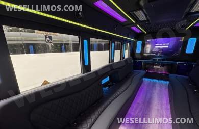 2020 Executive Chevrolet E455 Limo Bus - Limo Bus for Sale in Los Angeles, CA - Photo 19