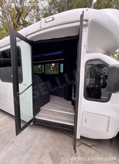 2020 Executive Chevrolet E455 Limo Bus - Limo Bus for Sale in Los Angeles, CA - Photo 21