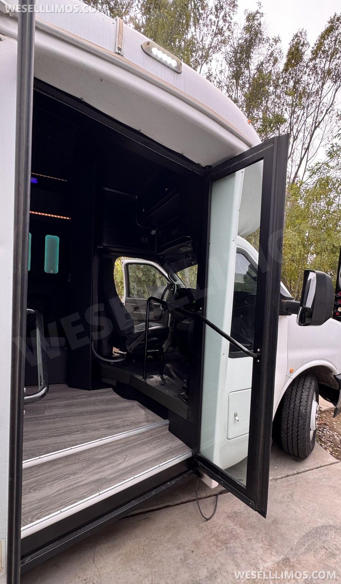 Limo Bus for Sale in Los Angeles, CA - Photo 22
